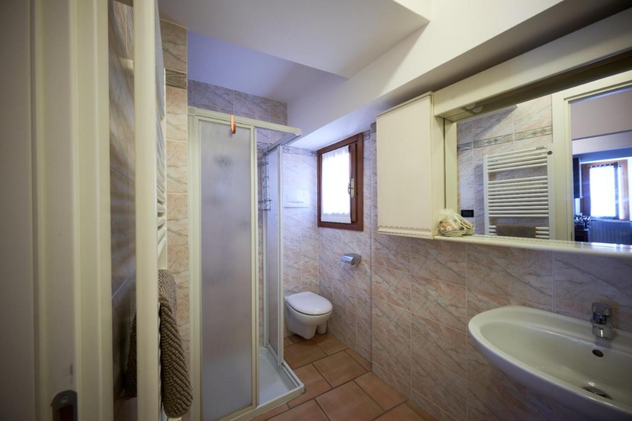 Appartement Porto Valentino 2 à Sirmione Extérieur photo